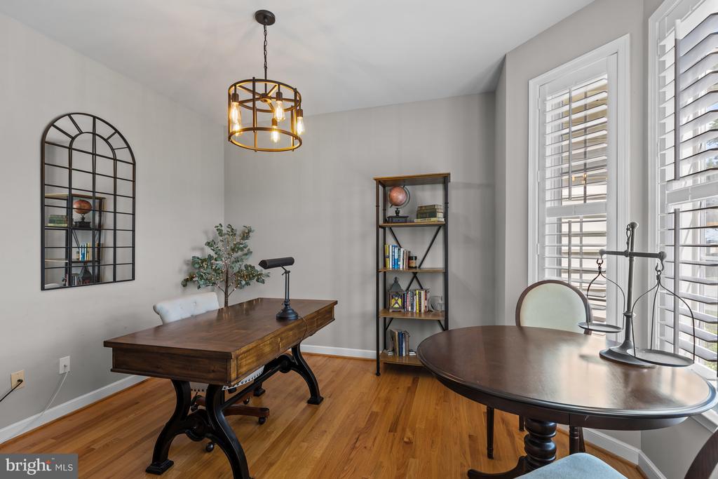 109 TURNBERRY DRIVE