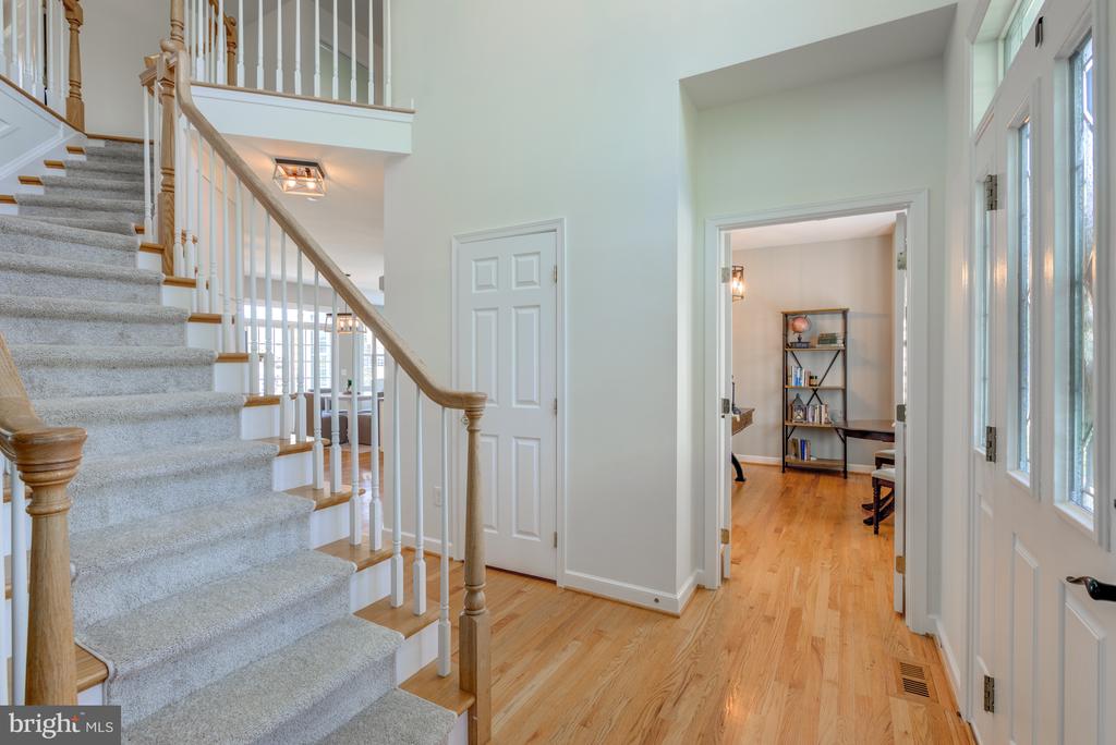 109 TURNBERRY DRIVE