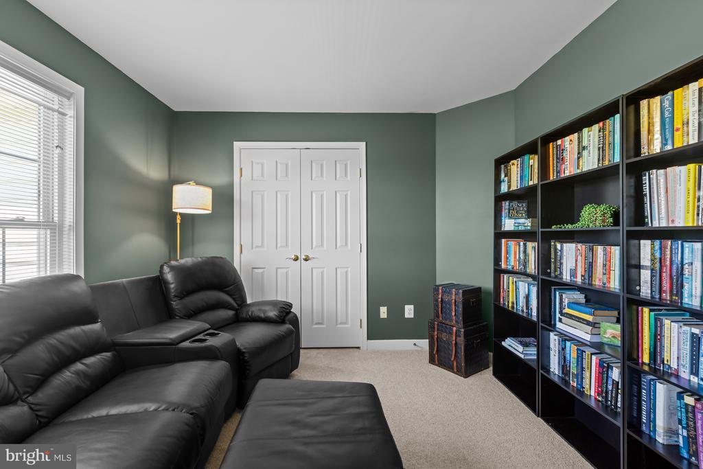 109 TURNBERRY DRIVE