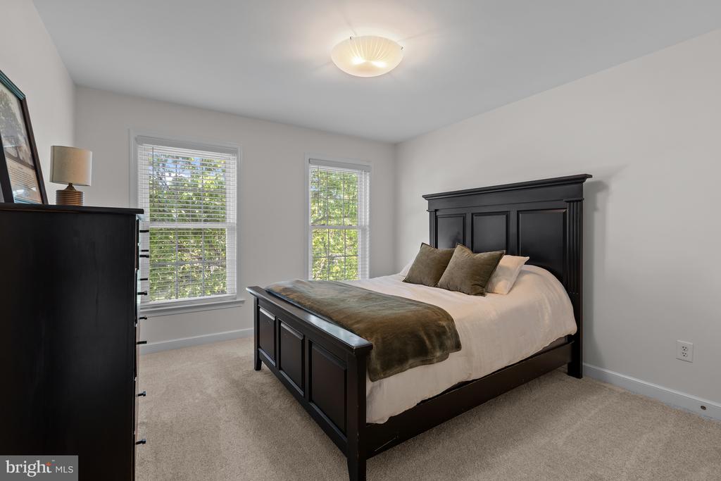 109 TURNBERRY DRIVE