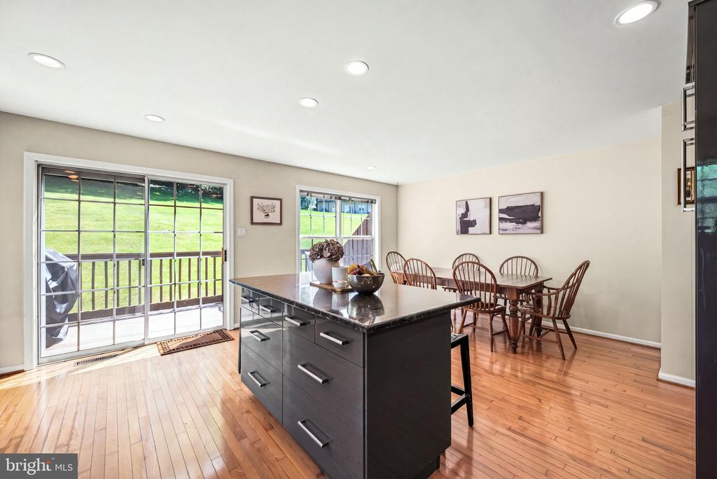 822 BRETTINGHAM COURT Unit: 909