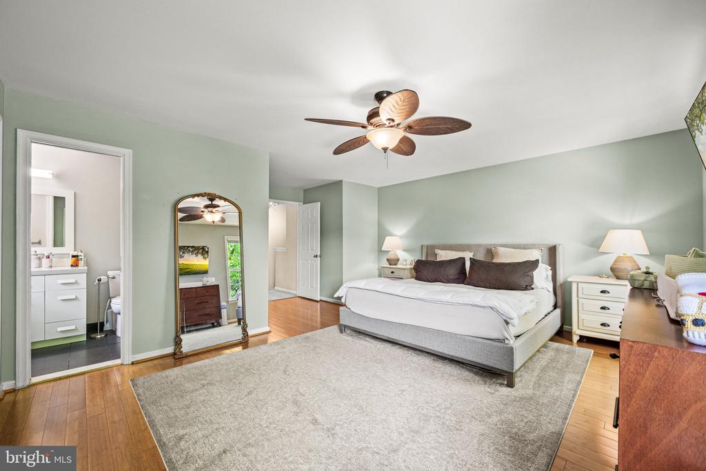 822 BRETTINGHAM COURT Unit: 909