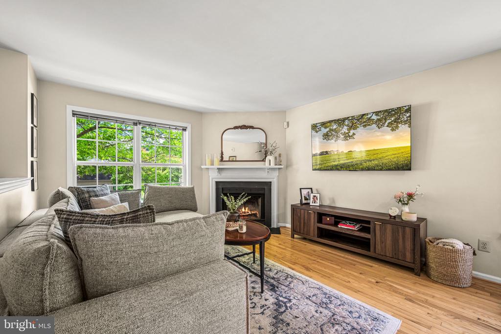 822 BRETTINGHAM COURT Unit: 909