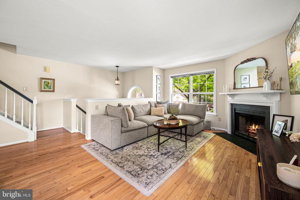 822 BRETTINGHAM COURT Unit: 909