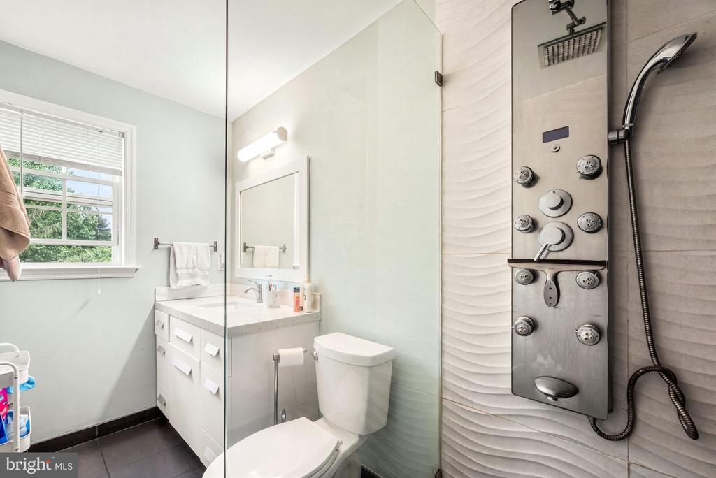 822 BRETTINGHAM COURT Unit: 909