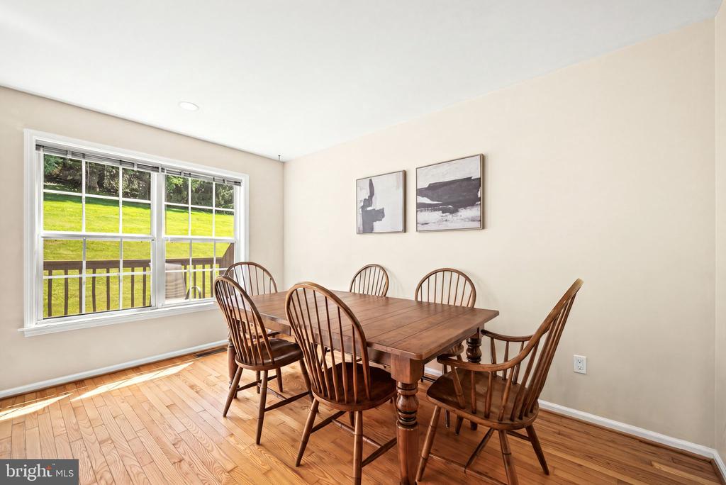 822 BRETTINGHAM COURT Unit: 909