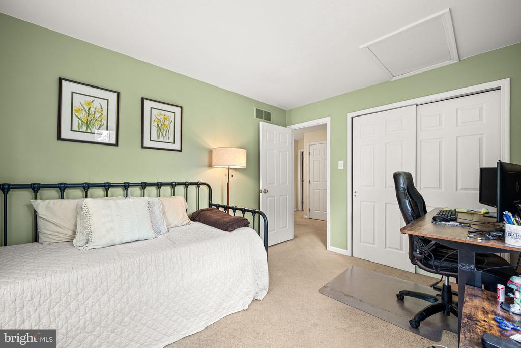 822 BRETTINGHAM COURT Unit: 909