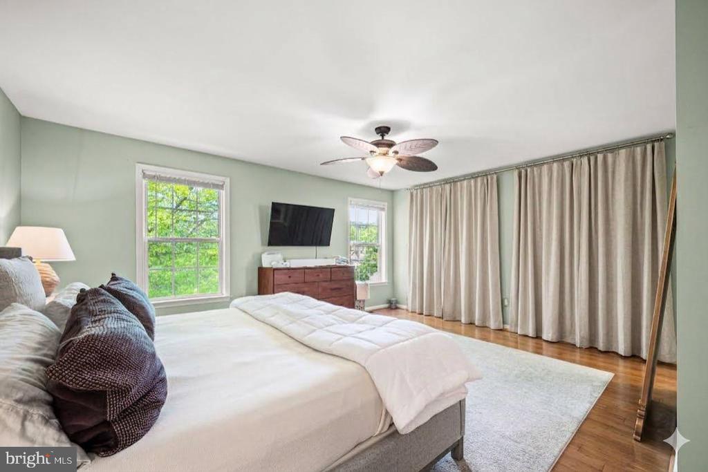 822 BRETTINGHAM COURT Unit: 909