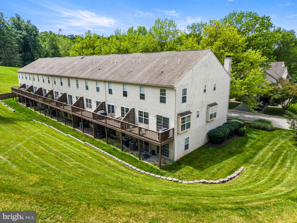822 BRETTINGHAM COURT Unit: 909