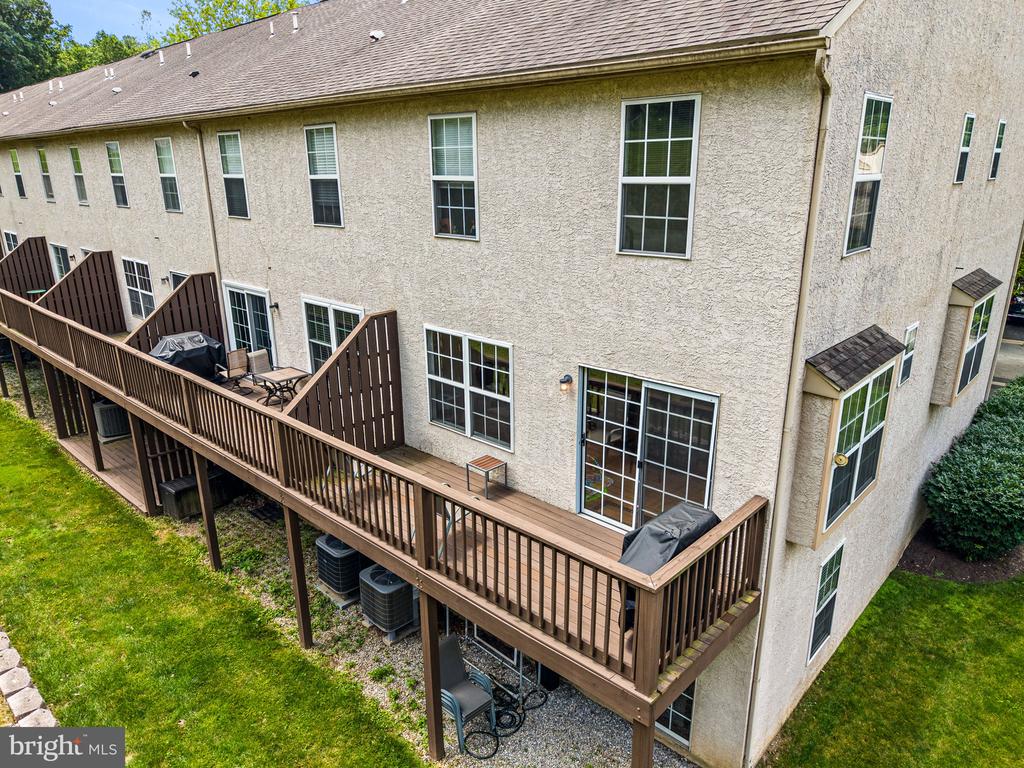 822 BRETTINGHAM COURT Unit: 909