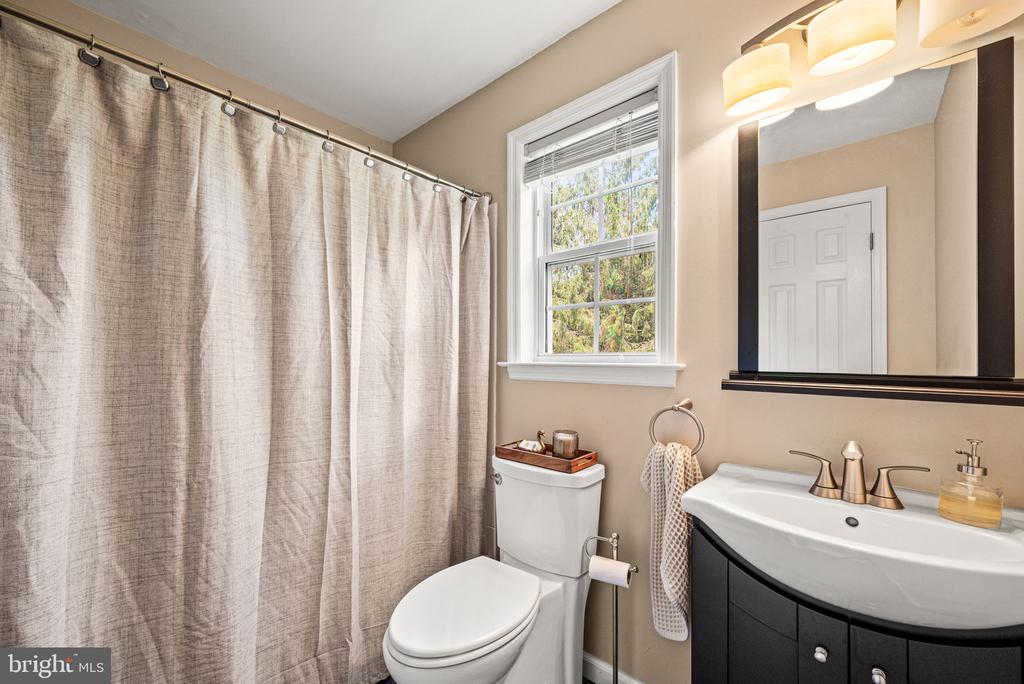 822 BRETTINGHAM COURT Unit: 909