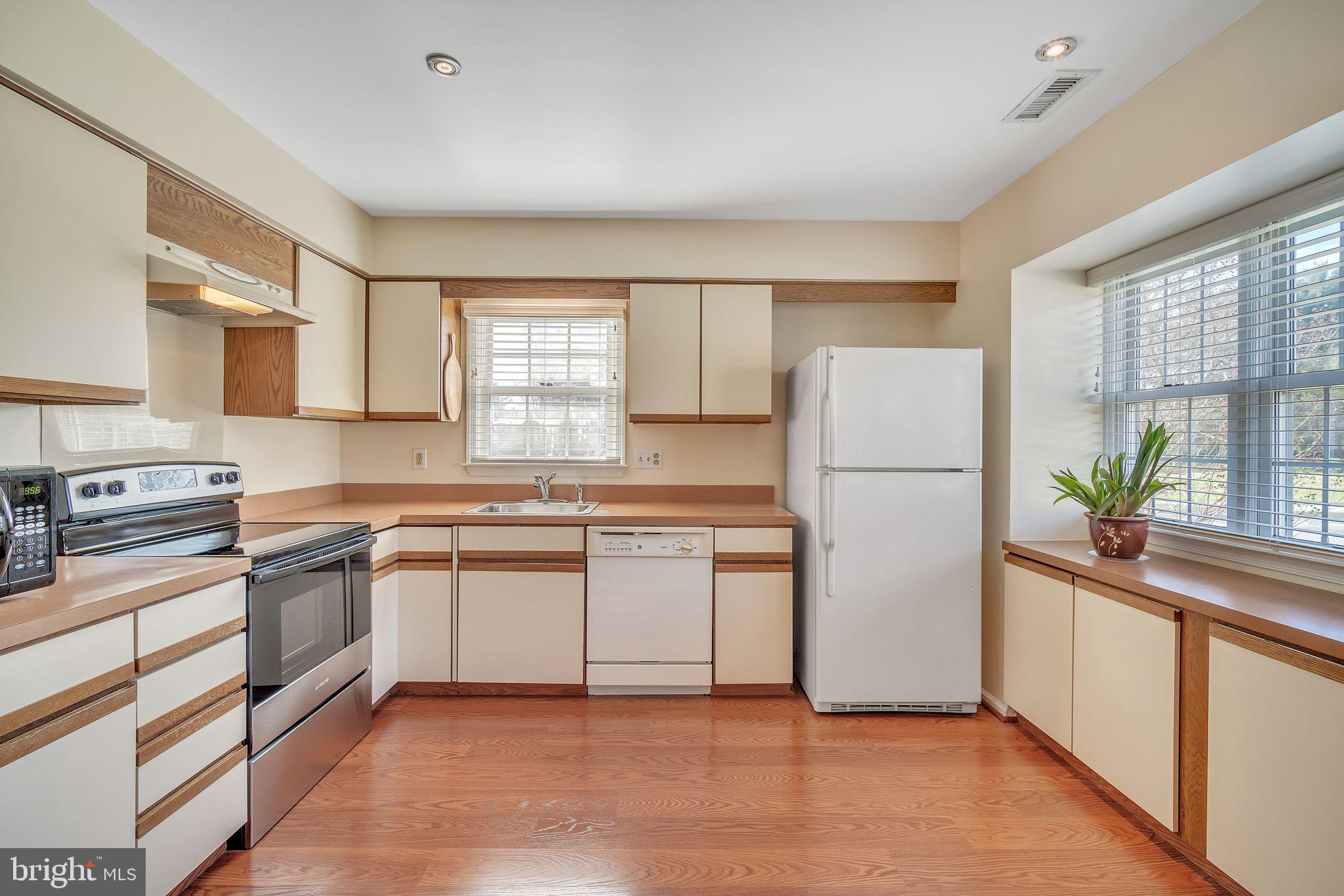 1501 N GLEN DRIVE