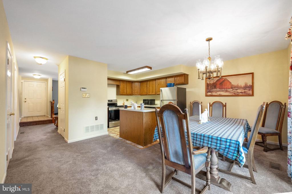 2404 WINDFIELD COURT 2404