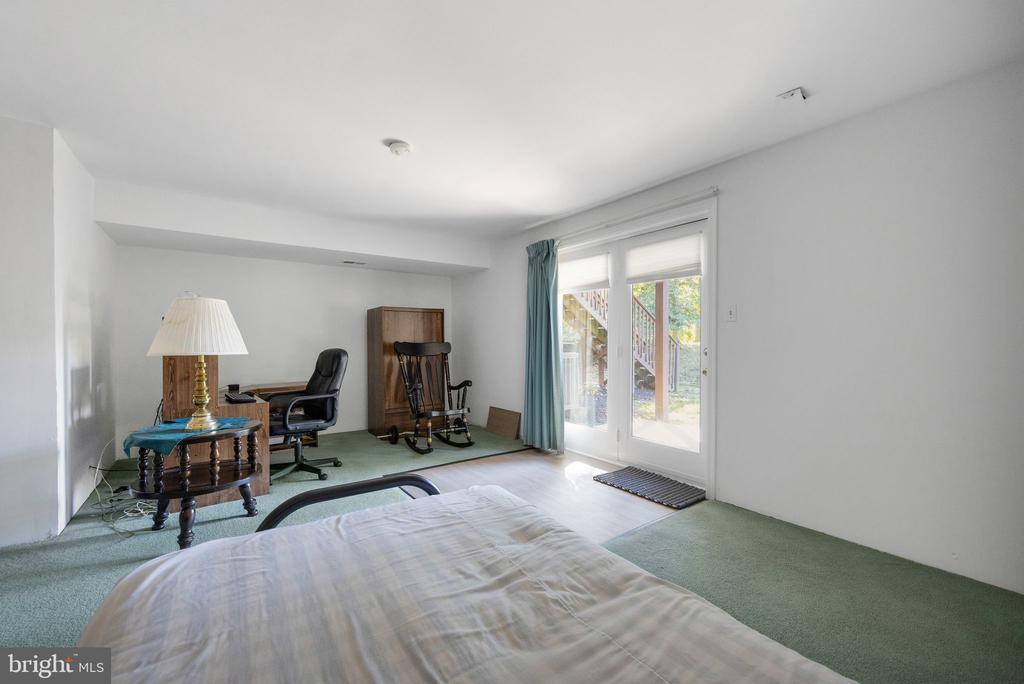2404 WINDFIELD COURT 2404