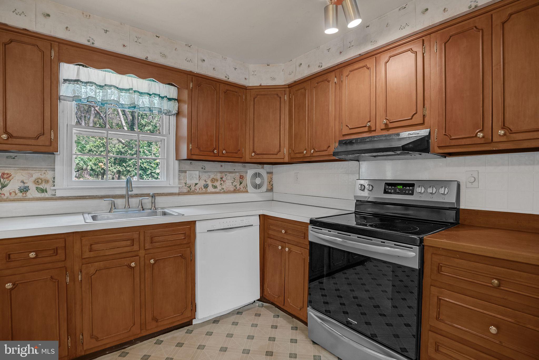 71 CLAYTON PARK DRIVE