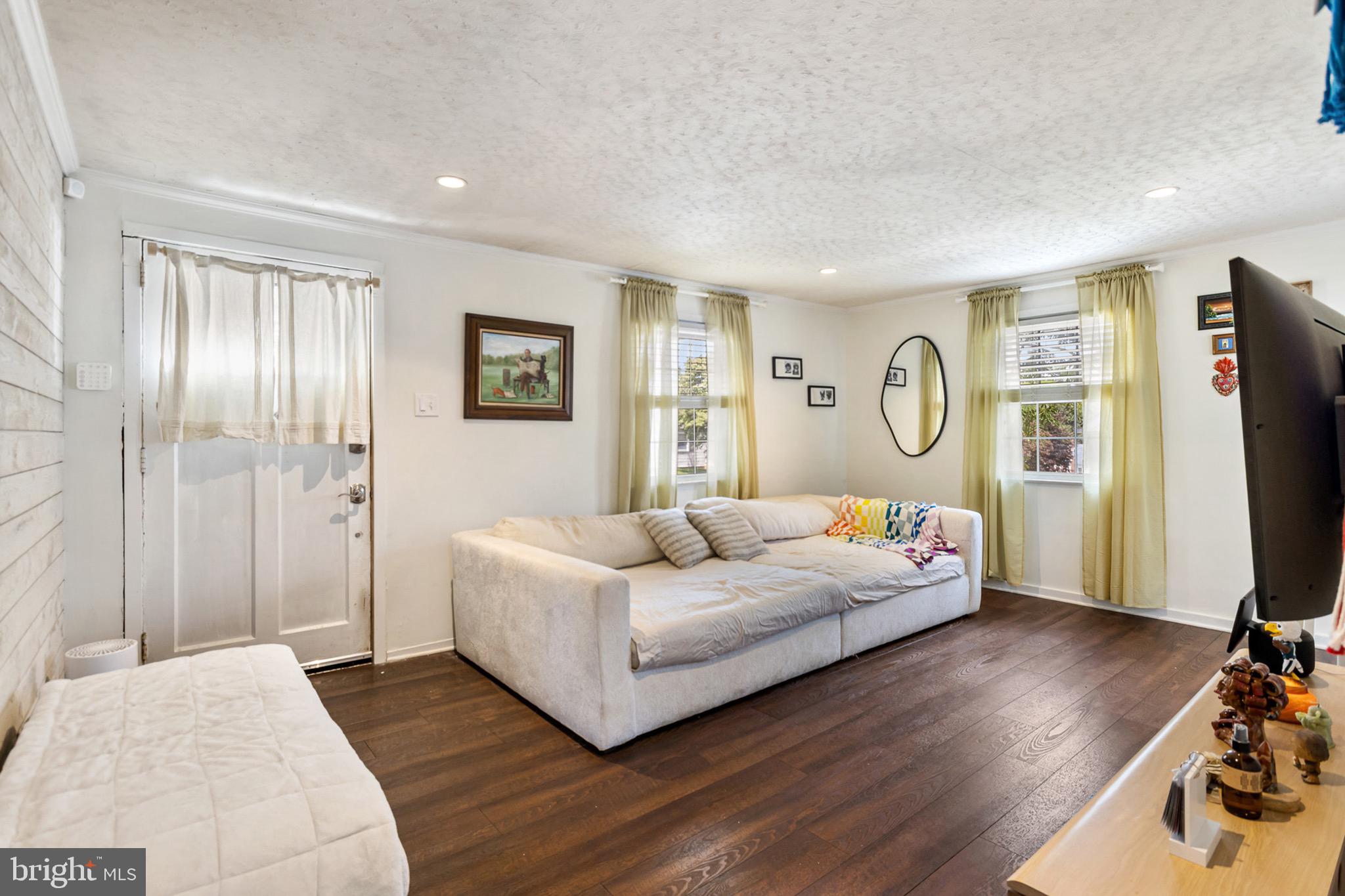 30 NEELD LANE