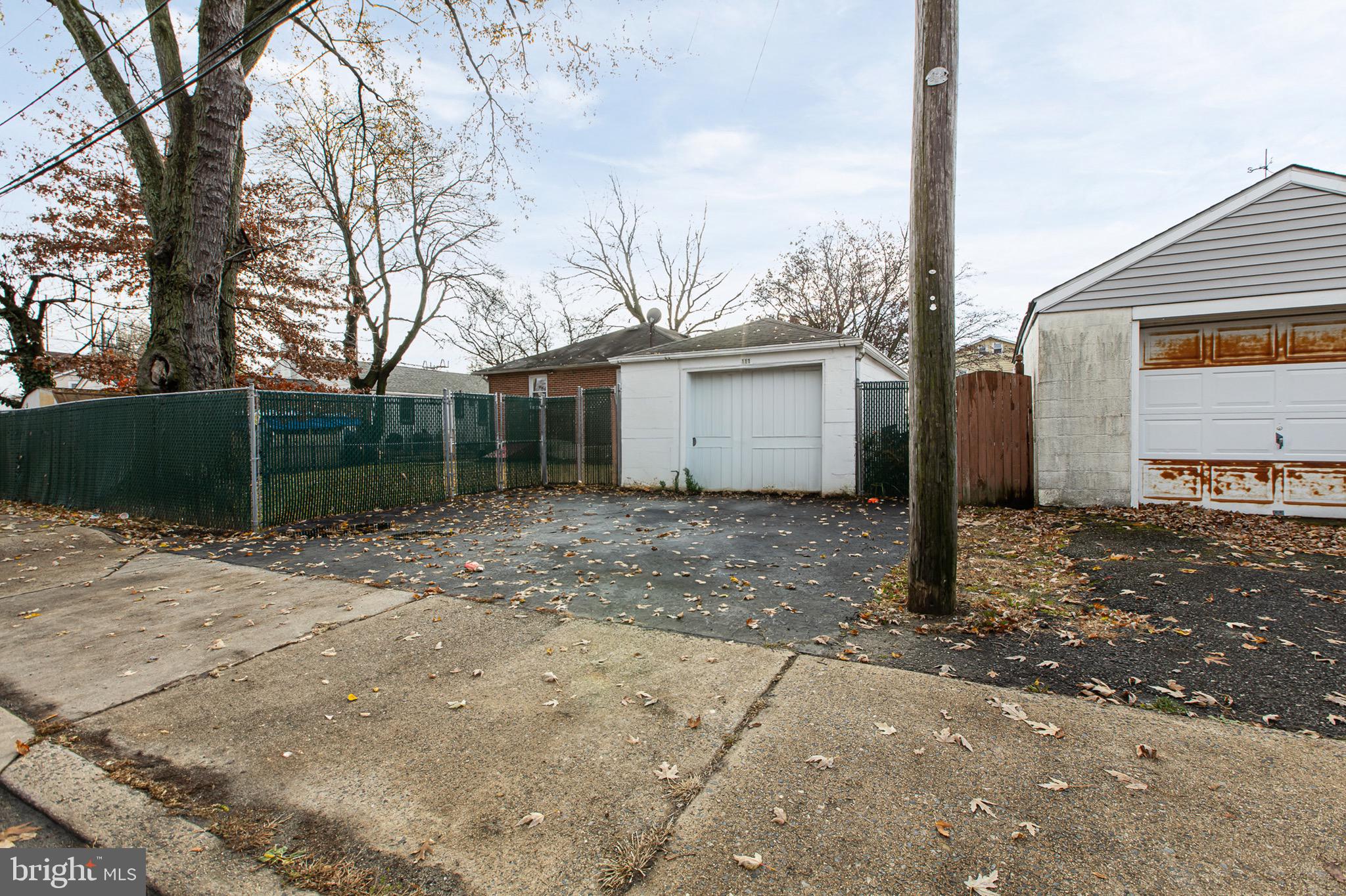 111 E OAK LANE