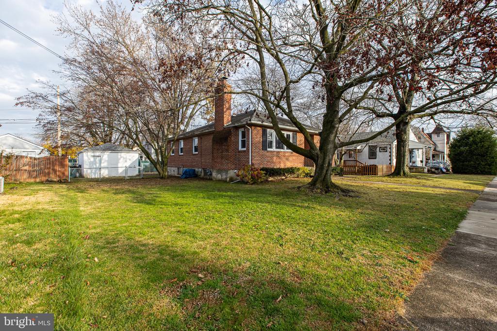 111 E OAK LANE