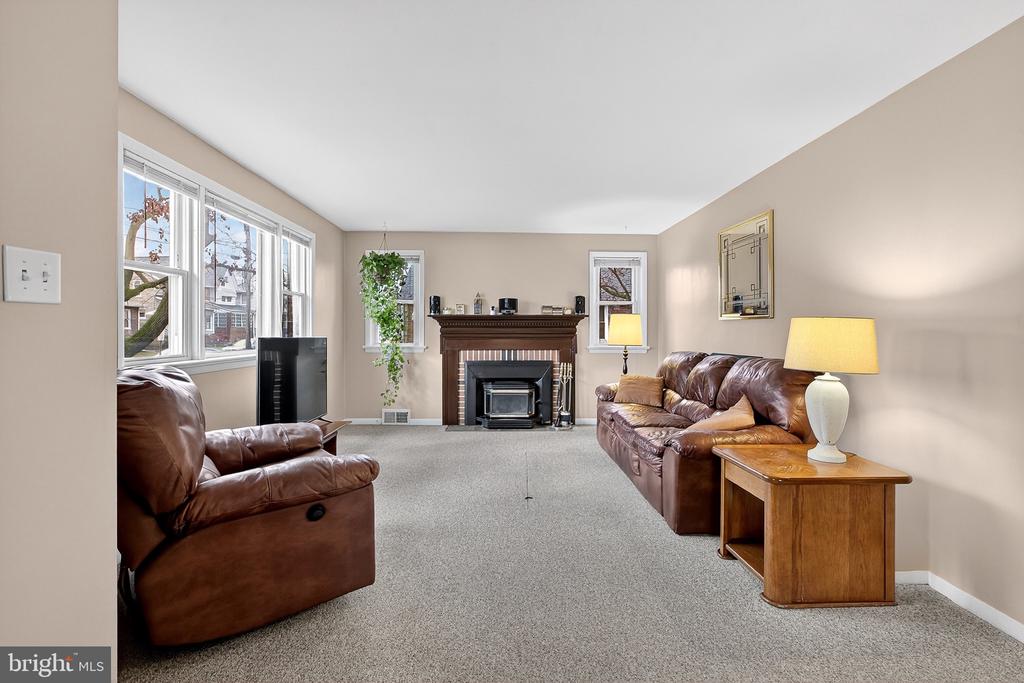 111 E OAK LANE
