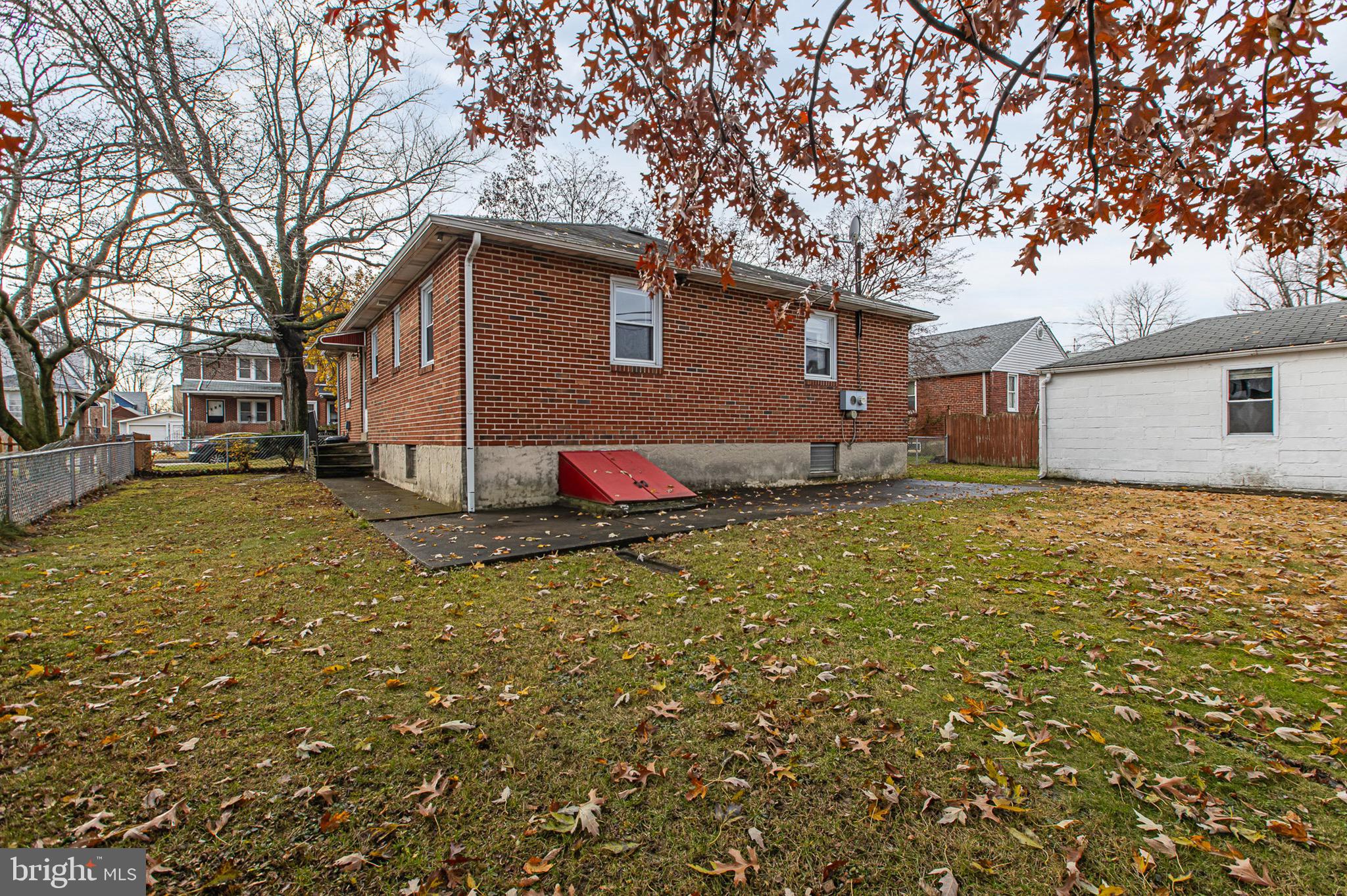 111 E OAK LANE