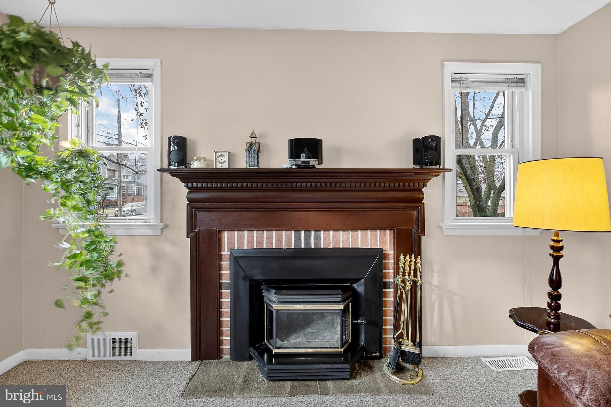 111 E OAK LANE