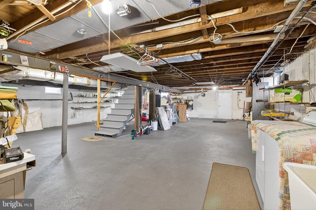 111 E OAK LANE