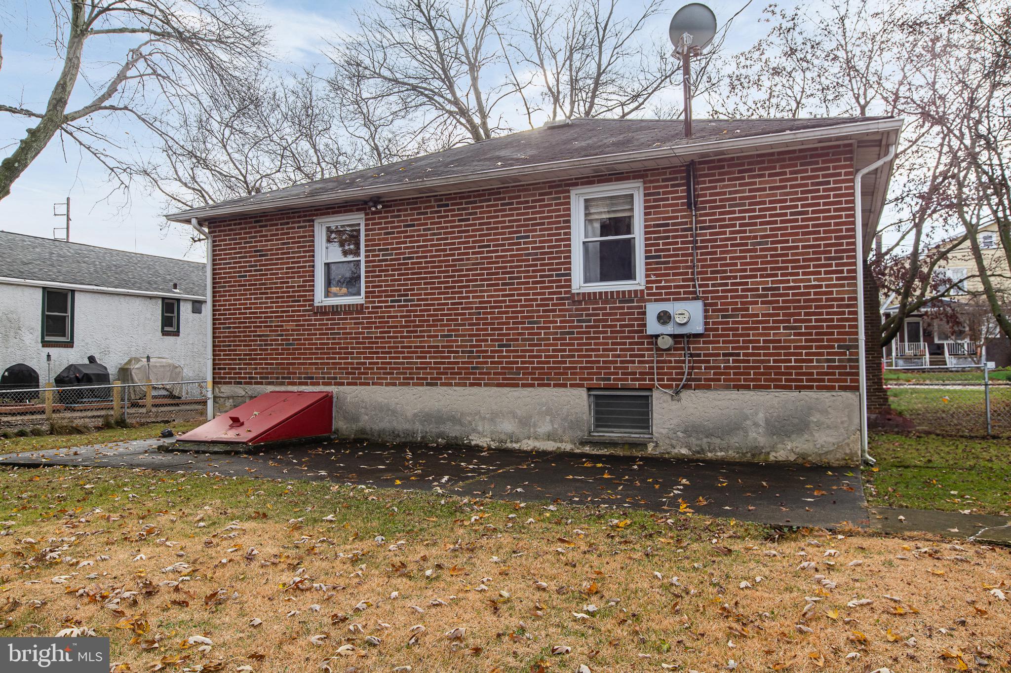 111 E OAK LANE