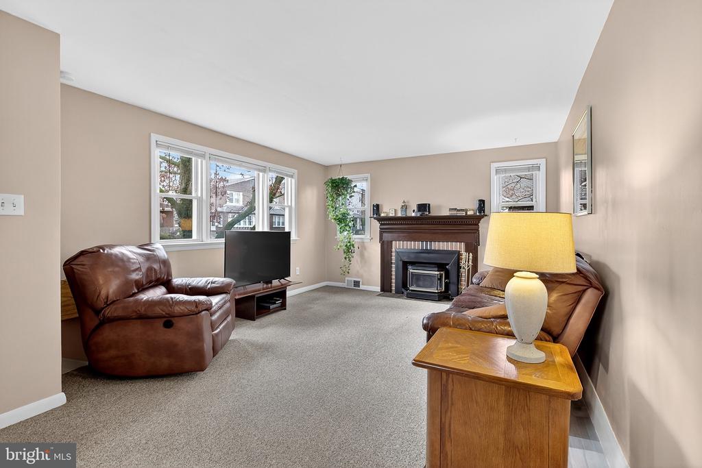 111 E OAK LANE