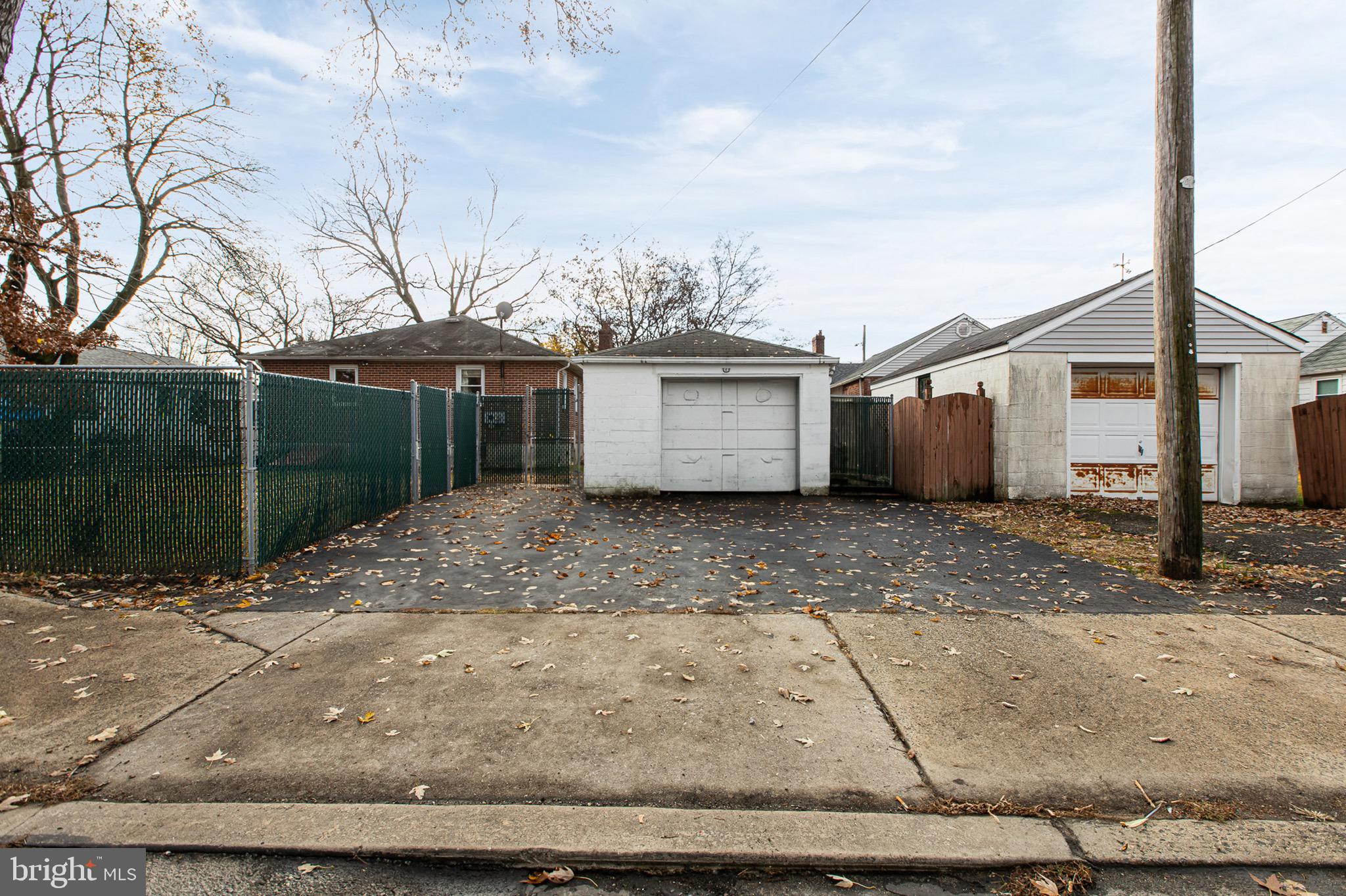 111 E OAK LANE