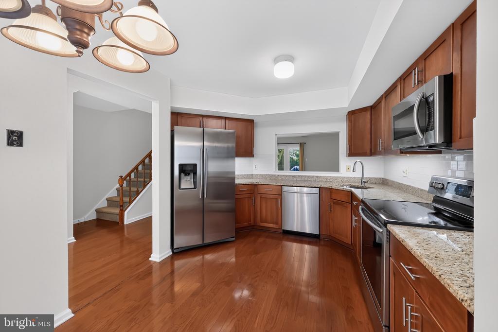 1005 N GLEN DRIVE 1005