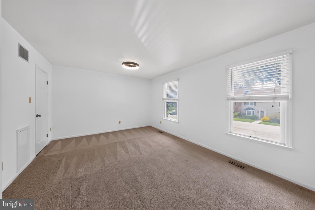 1005 N GLEN DRIVE 1005
