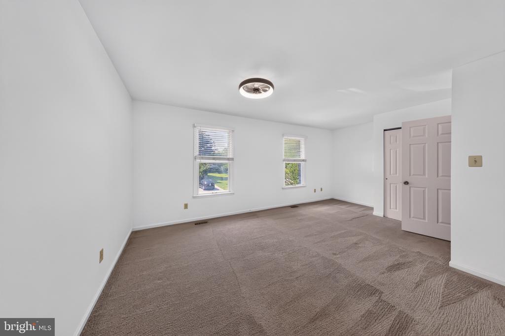 1005 N GLEN DRIVE 1005