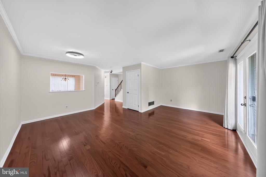 1005 N GLEN DRIVE 1005