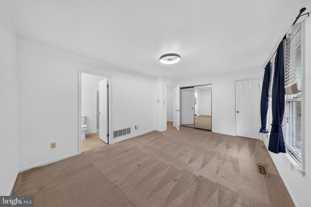 1005 N GLEN DRIVE 1005