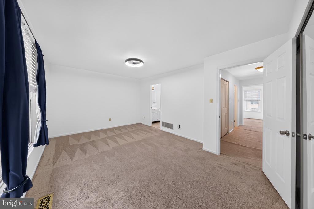 1005 N GLEN DRIVE 1005
