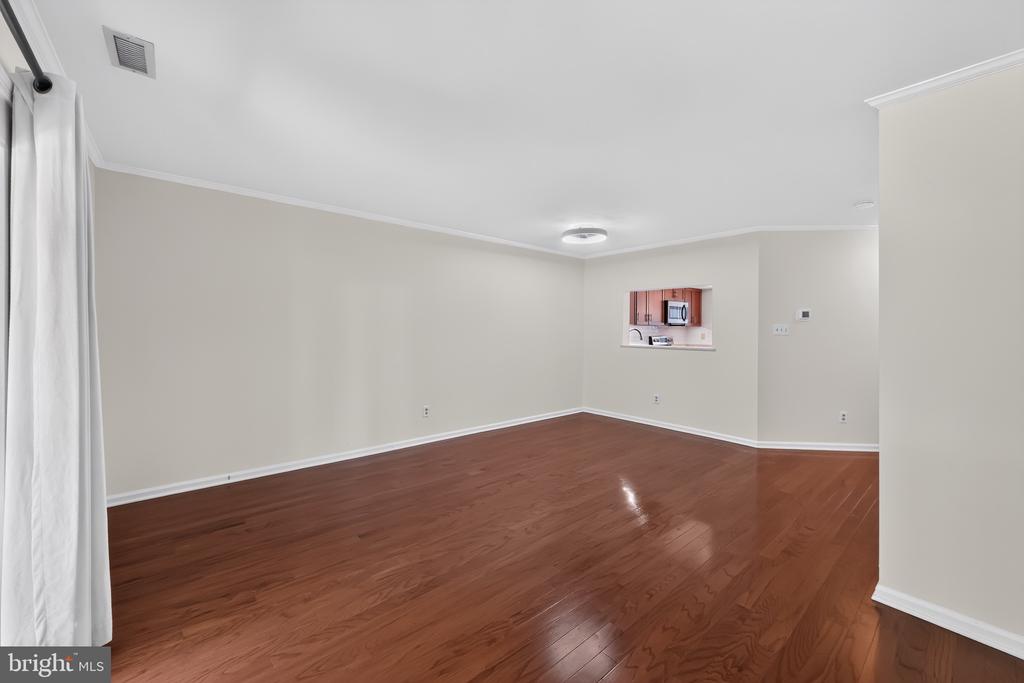 1005 N GLEN DRIVE 1005