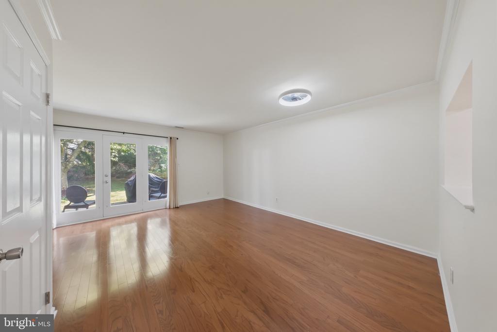1005 N GLEN DRIVE 1005