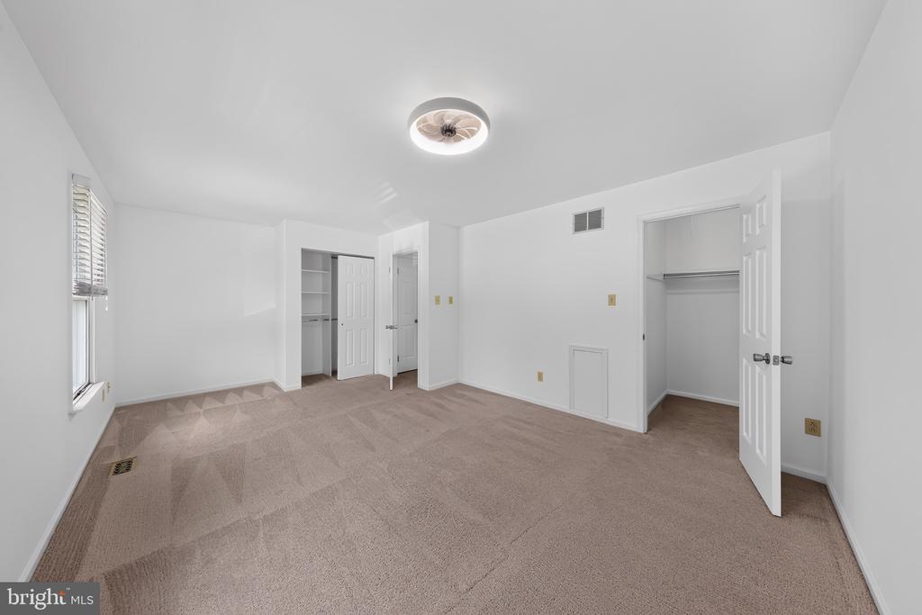1005 N GLEN DRIVE 1005