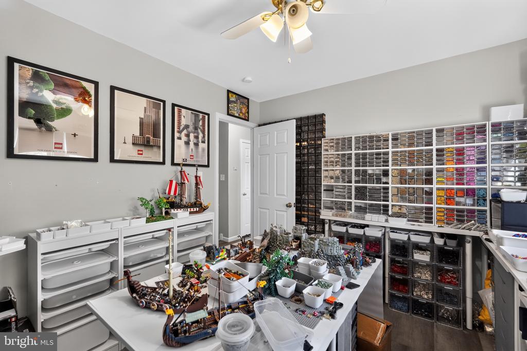 1100 HARDING DRIVE