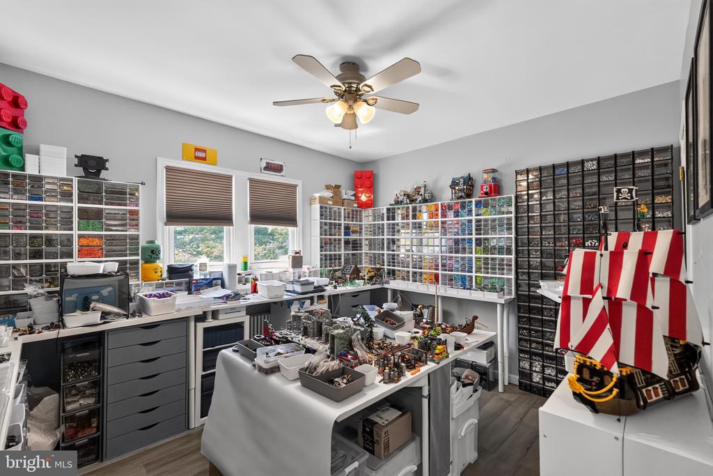 1100 HARDING DRIVE