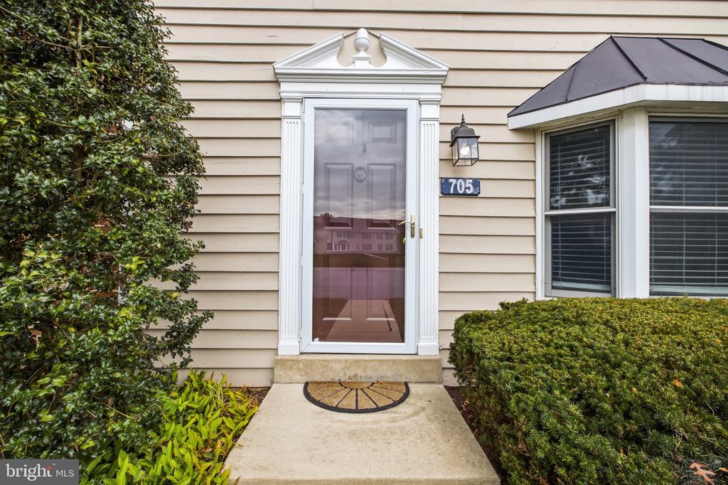705 MEADOW COURT Unit: #705