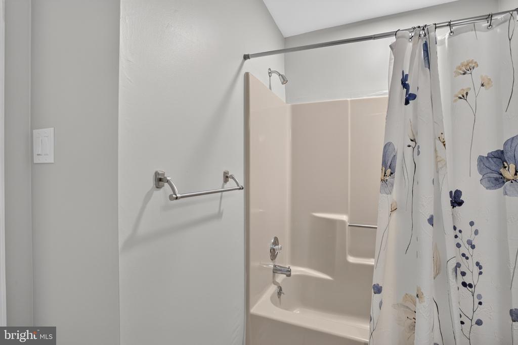705 MEADOW COURT Unit: #705