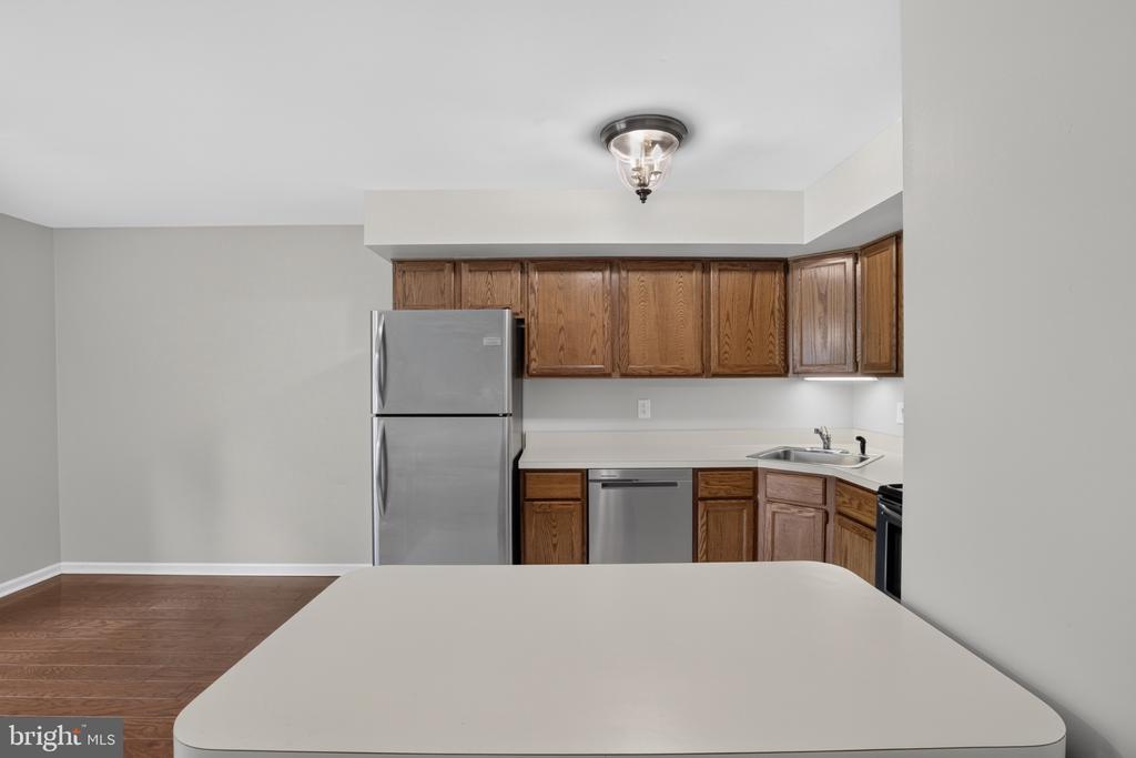 705 MEADOW COURT Unit: #705