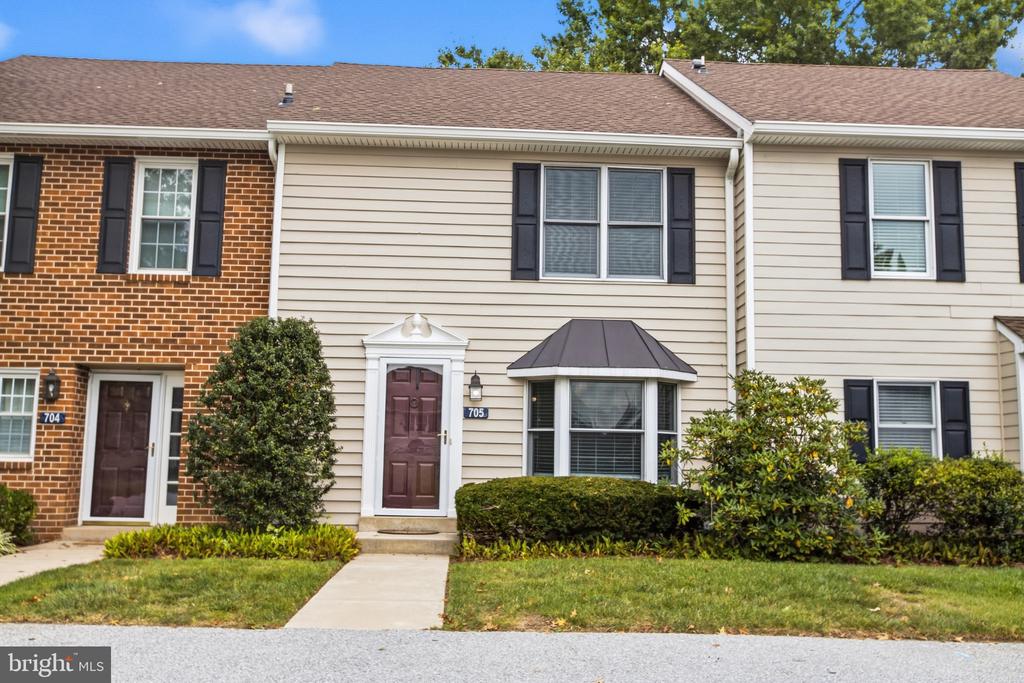705 MEADOW COURT Unit: #705