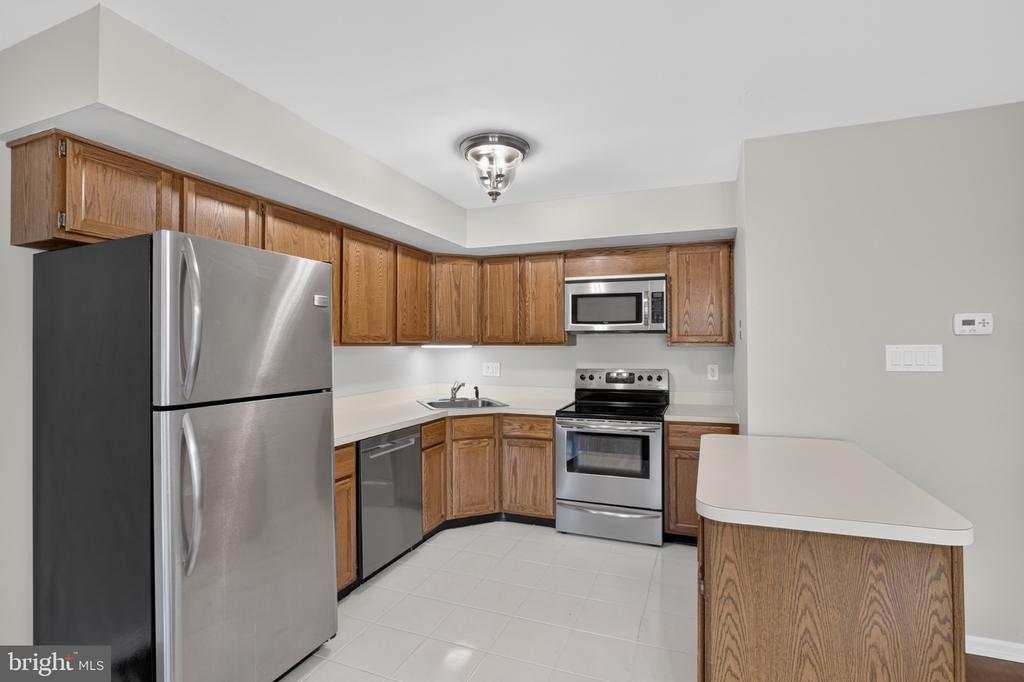 705 MEADOW COURT Unit: #705