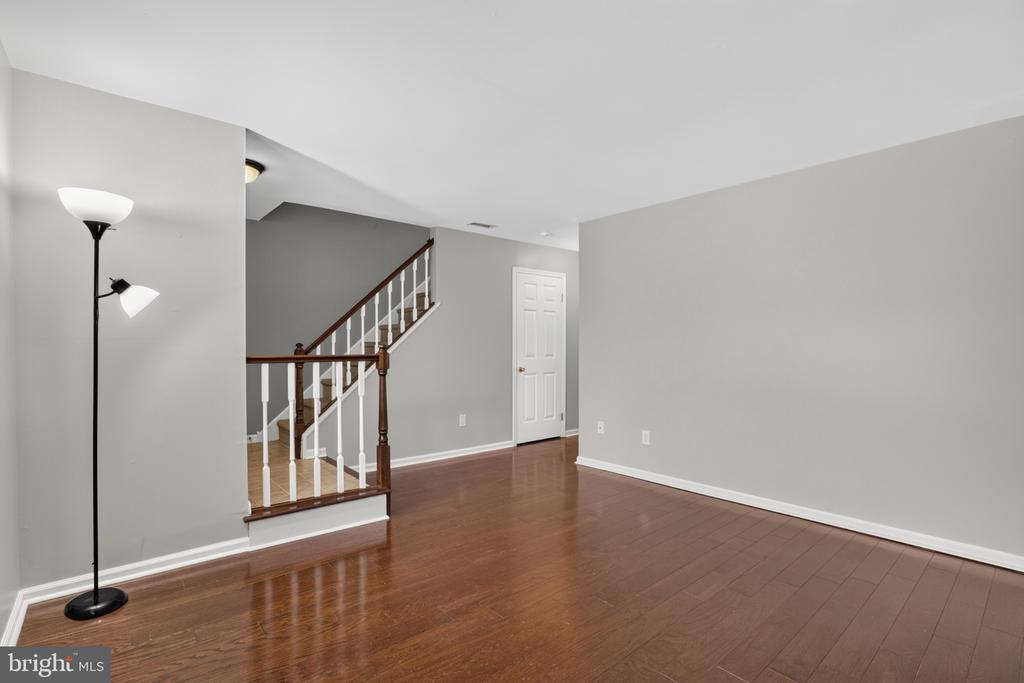 705 MEADOW COURT Unit: #705