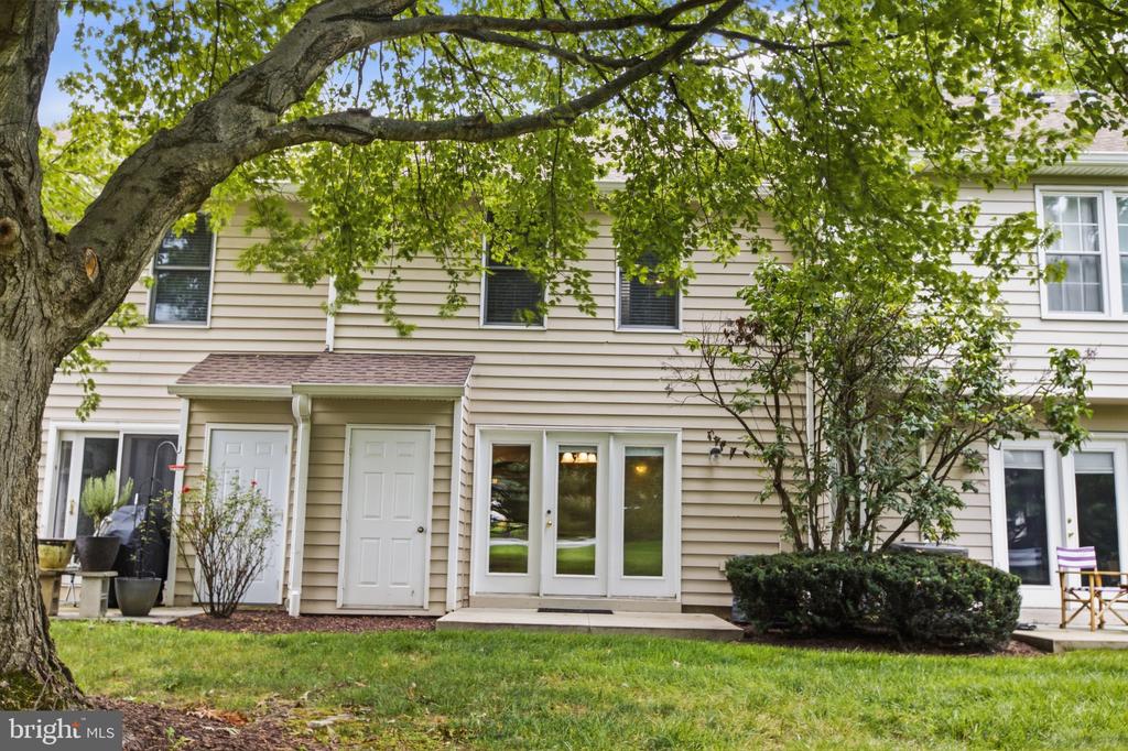 705 MEADOW COURT Unit: #705