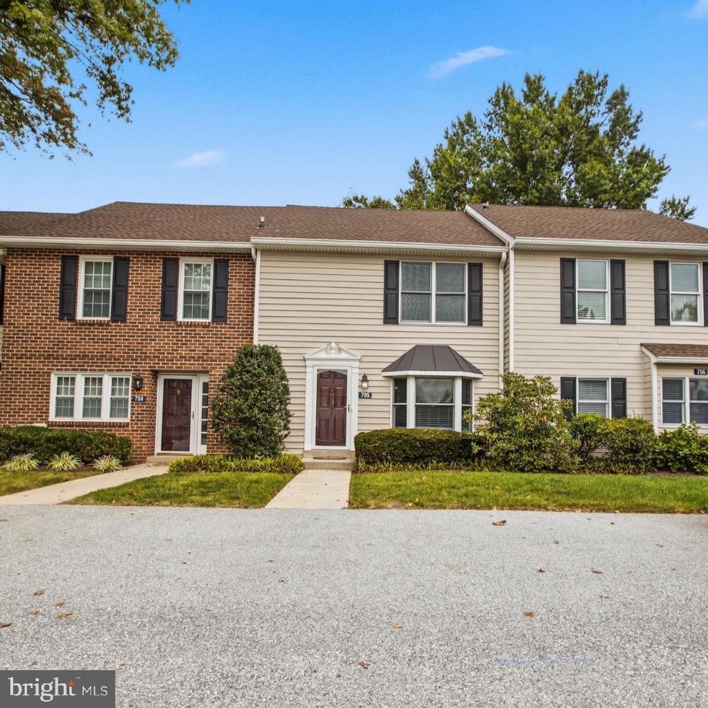 705 MEADOW COURT Unit: #705