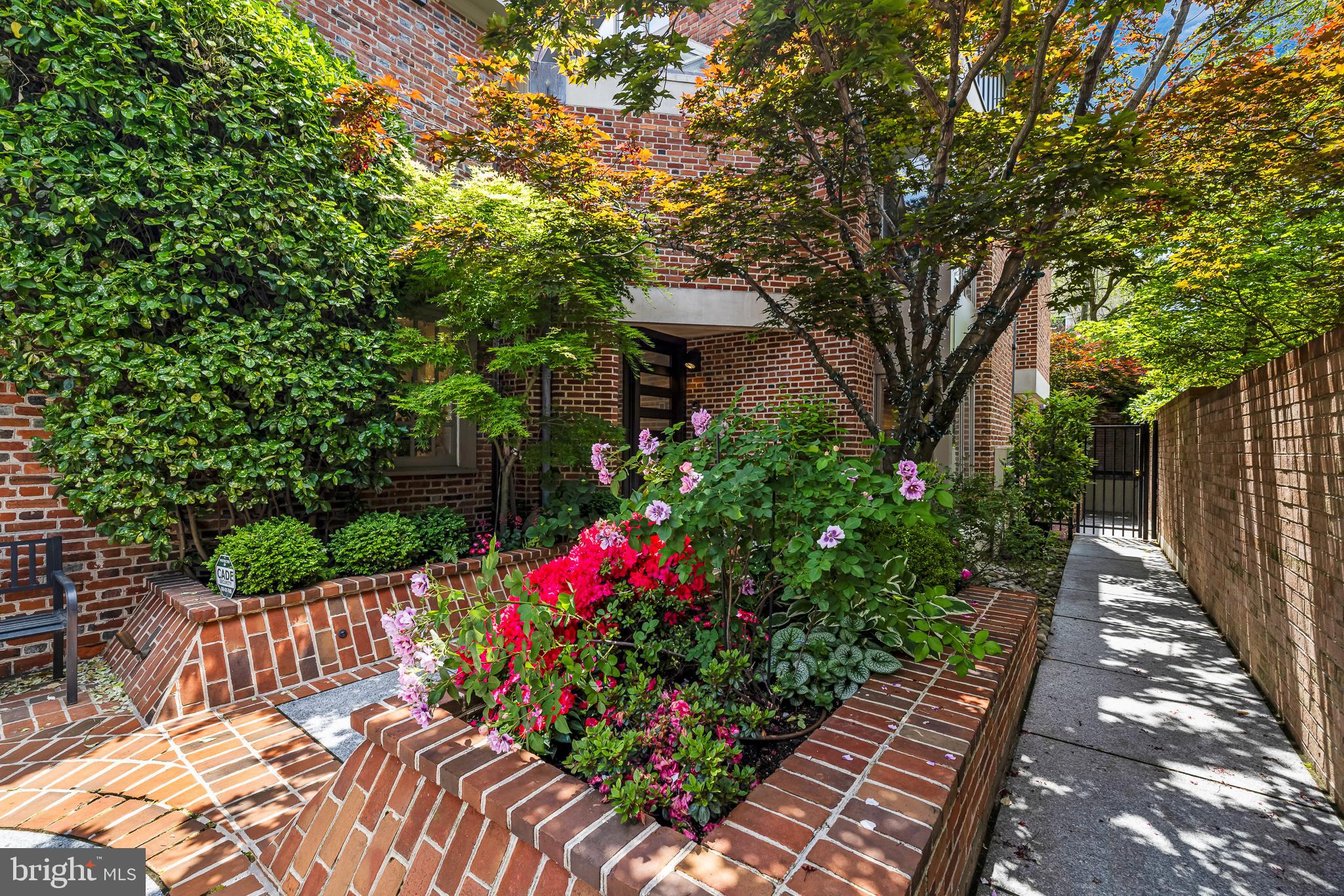 130 DELANCEY STREET 32