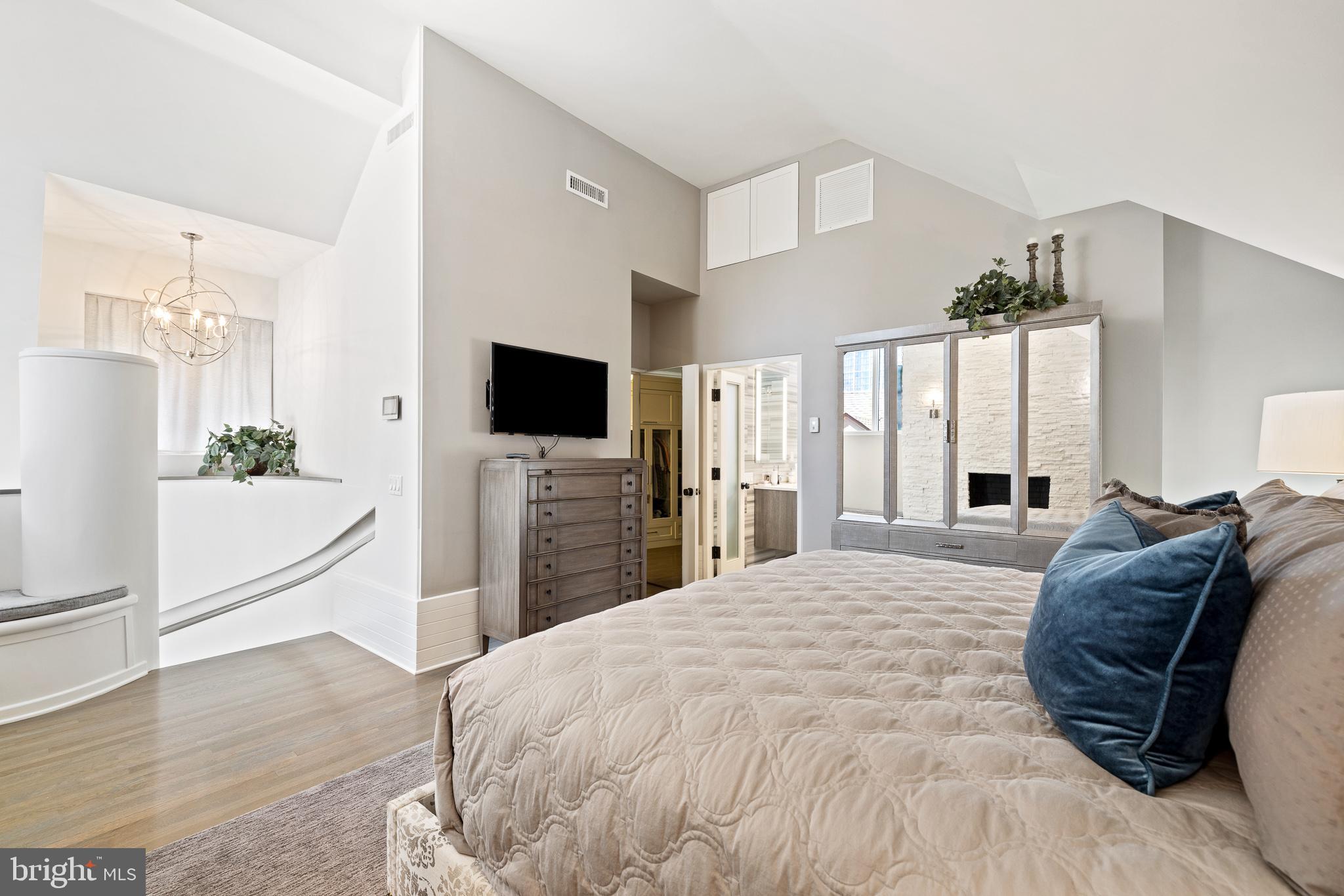 130 DELANCEY STREET 32